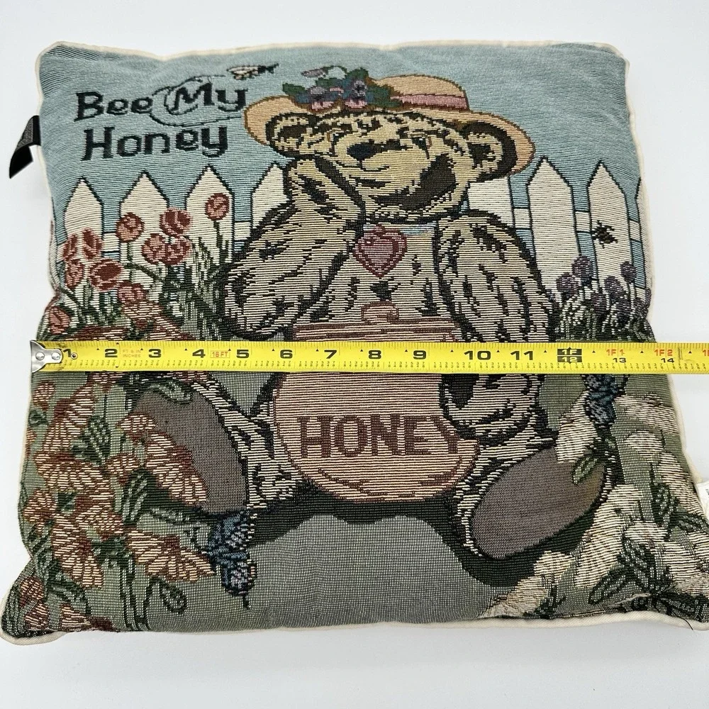 Vintage Reed Bee My‎ Honey Tapestry Accent Throw Pillow EUC Cottagecore